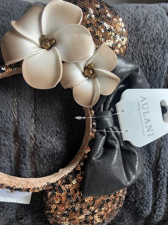 Aulani Disney Sequin Minnie Ears with Flower Accents - Picture 2 of 3